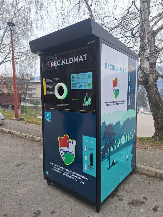 Read more about the article Prvi reciklomat postavljen u Jajcu